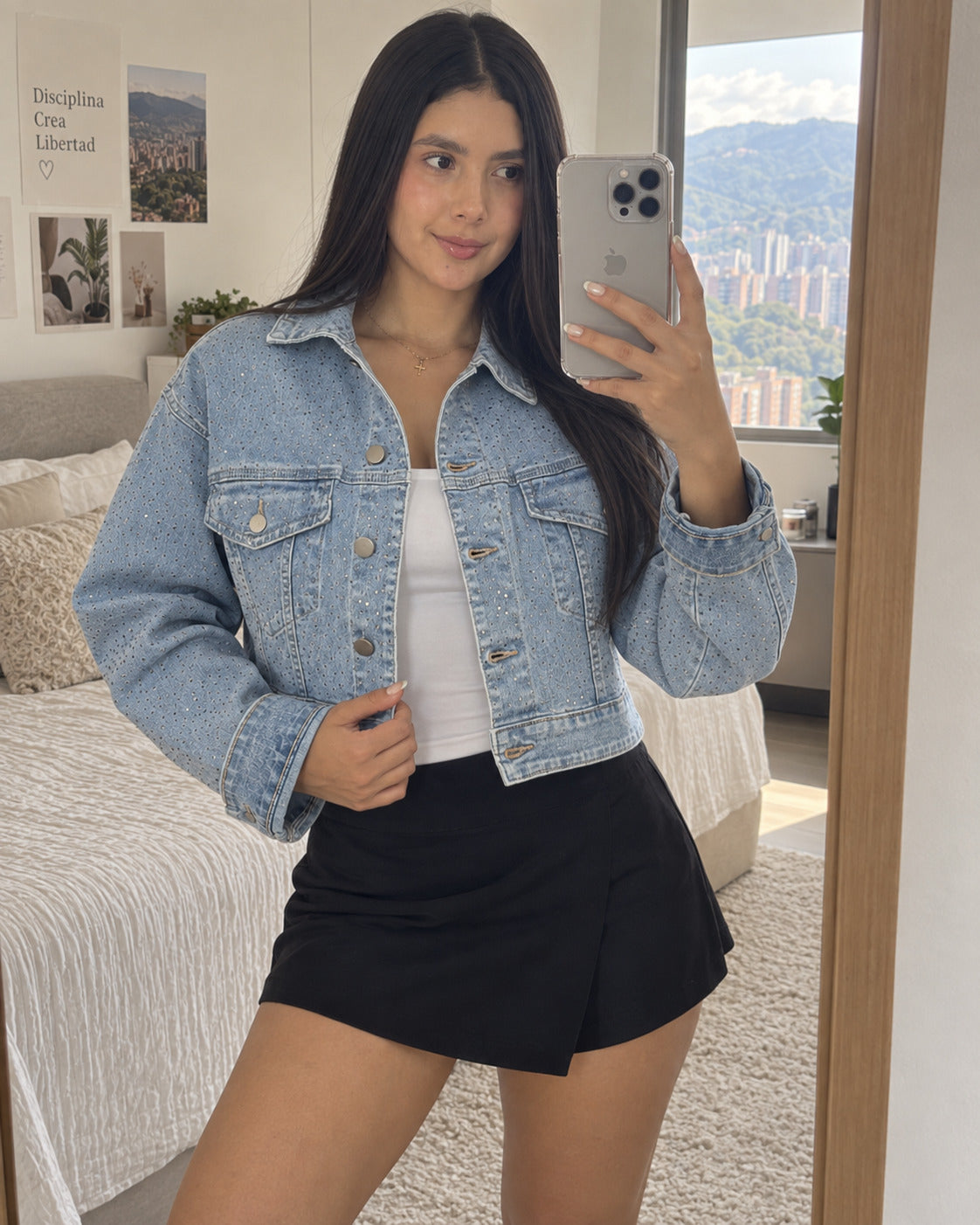Chaqueta con pedrería de jean