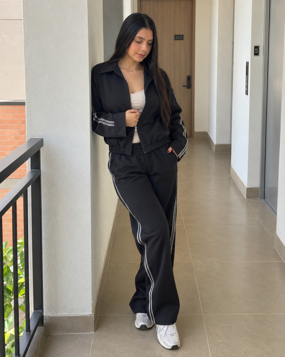 Conjunto de chaqueta y sudadera